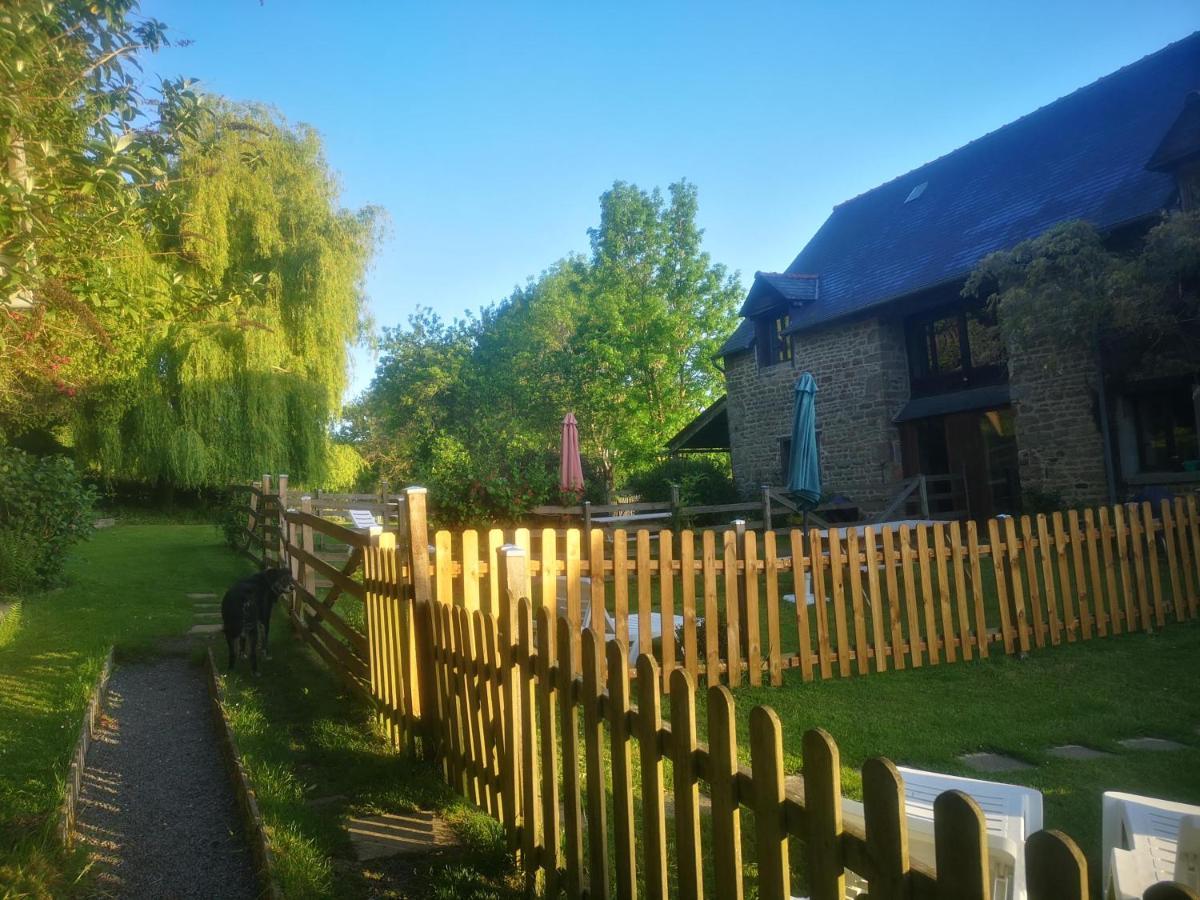 Gites Ferme De La Baie Roz-sur-Couesnon Exterior photo